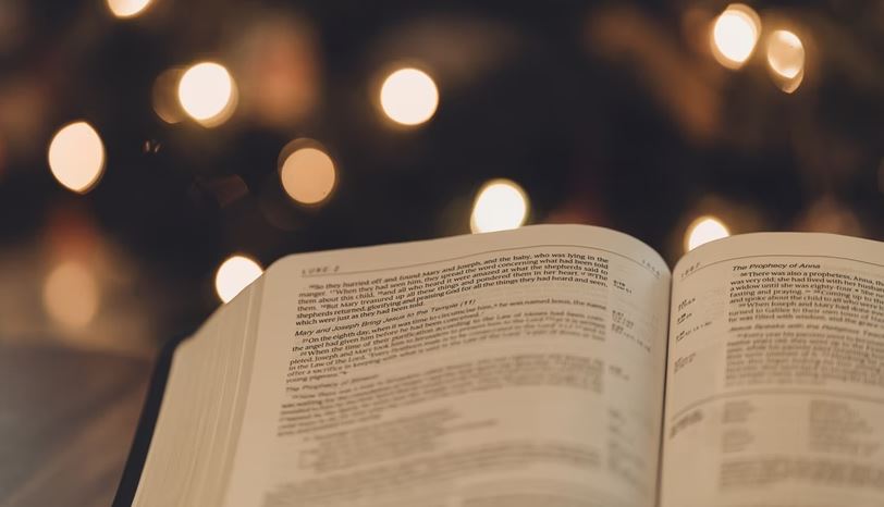 StGNorthampton's tweet photo. You are invited!   Join us on Sunday at 10am or 7pm in church. 

We will be looking at Luke 2: 29-32 and Simeon’s song of praise and prophecy as he held baby Jesus in his arms and declared he had seen God’s salvation with his own eyes.  

No need to book - just come along. https://t.co/LlO47l0NOn