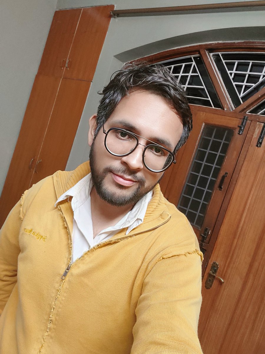 Raowl07's tweet photo. Just took #Selfie4SSR 😹 https://t.co/95bSSqVFaw