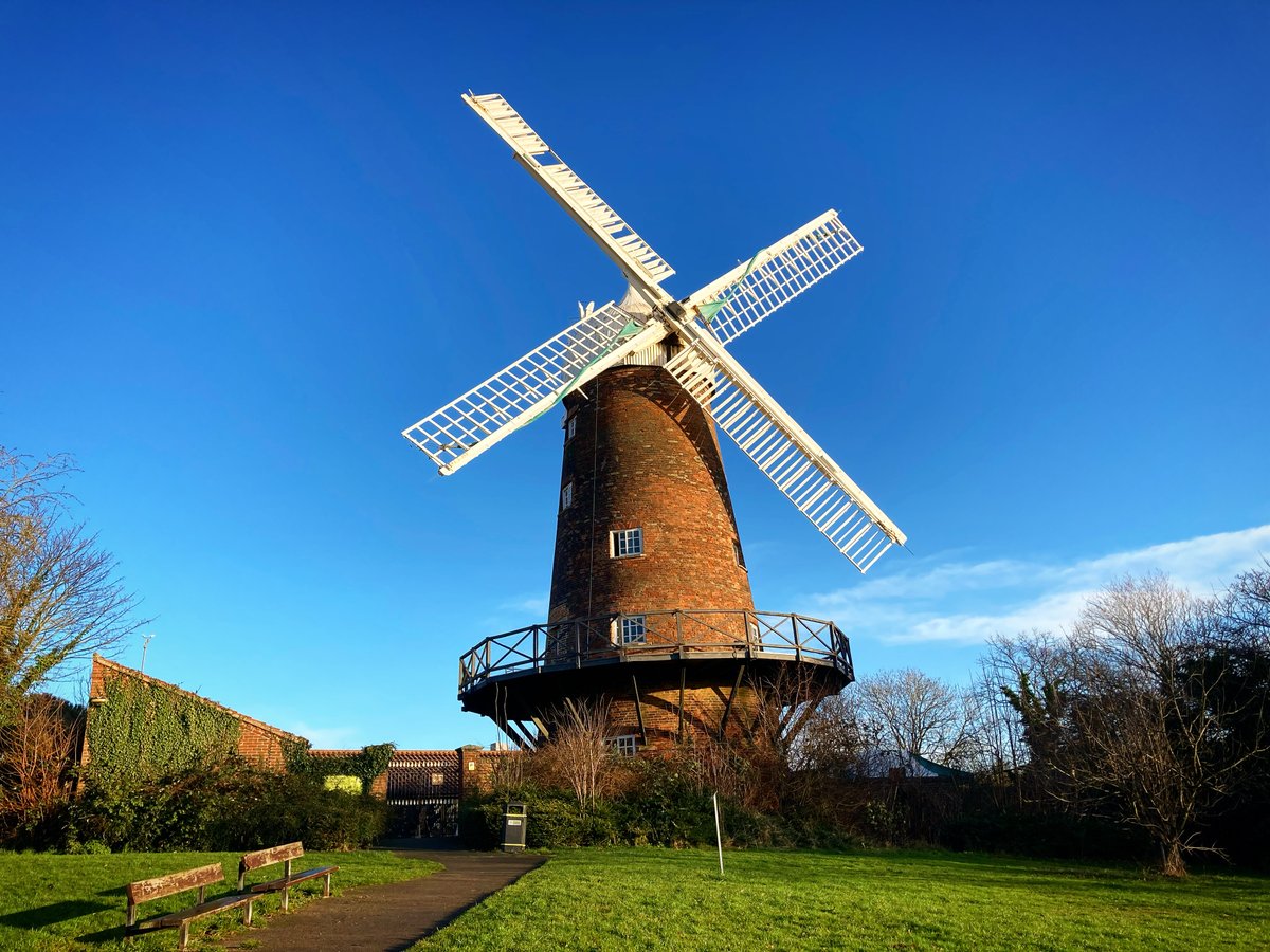 Happy New Year everyone! We’ve now reopened as per our usual opening times, Wed to Sun 10am–4pm. You do not need to book to visit and entry is FREE!

#notts #nottingham #lovenotts #itsinnottingham #heritage #windmill #greenswindmill #jan2022 #winter #wintersun #dawn #sunrise