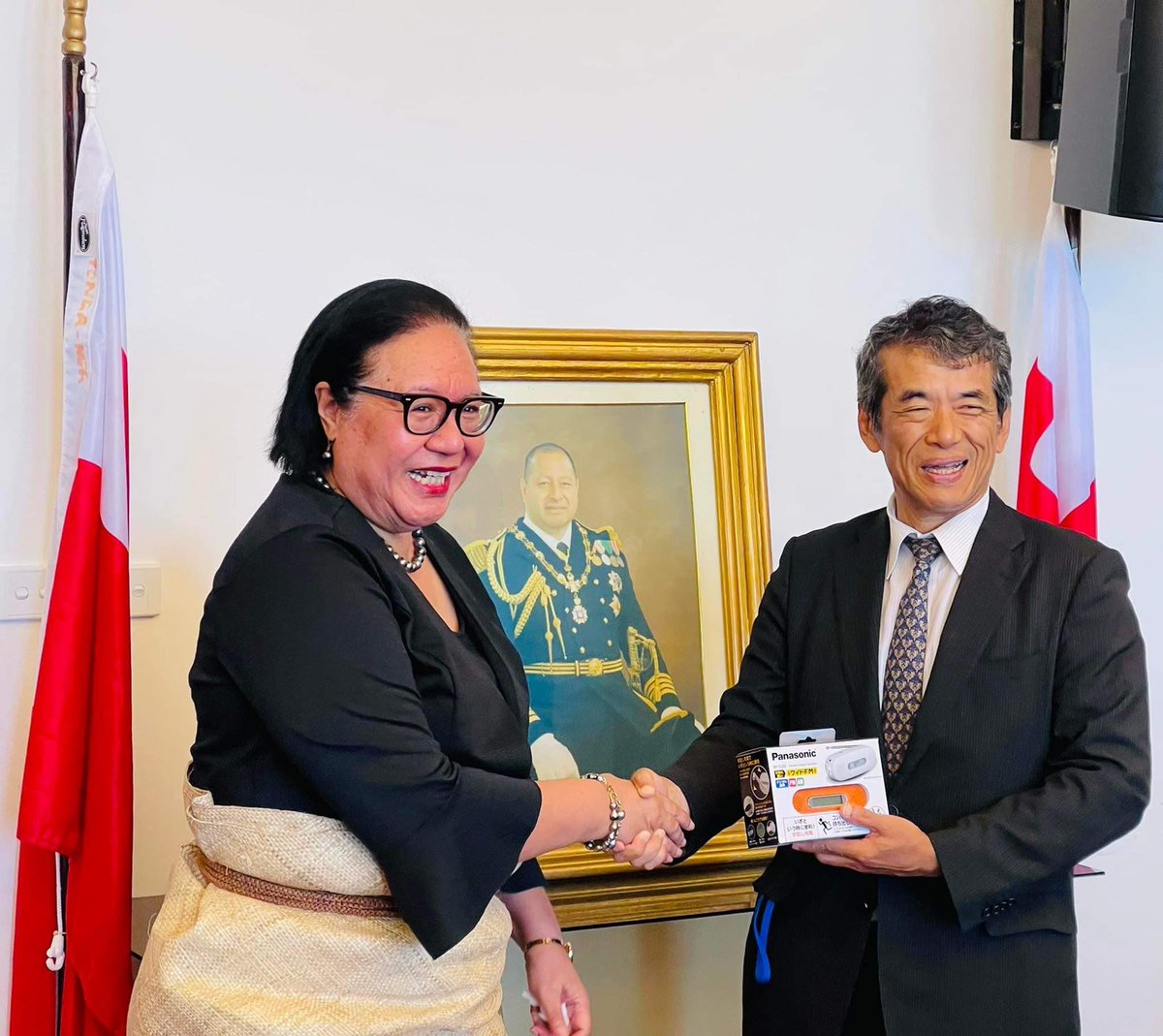 TongaMfa's tweet photo. Japanese Ambassador Munenaga Kensaku paid a courtesy call upon Foreign Minister @fekita_u ‘Utoikamanu at @TongaMfa this afternoon 🇹🇴🤝🇯🇵 https://t.co/o1c25ywNO6
