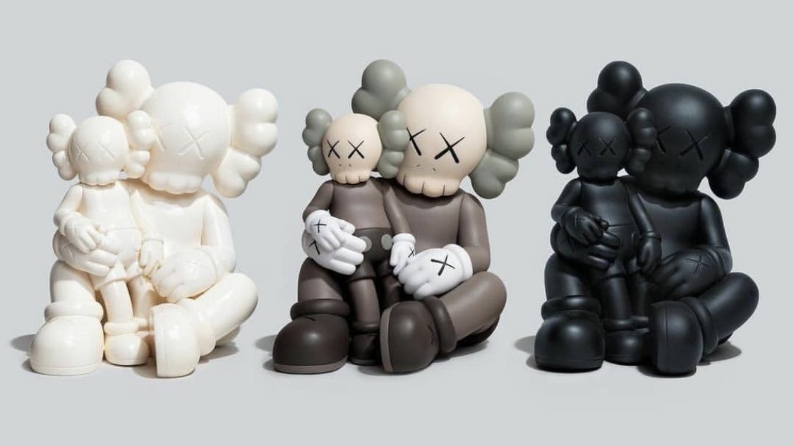 StreetSenseIN's tweet photo. The @fyKAWS Companions are now Sitting on the Changbai Mountain, China 🇨🇳

Accompanied by the Installation, there is Merchandise Lineup all set to Release Today - January 07th.

#SSArt https://t.co/B2R1hpukIH