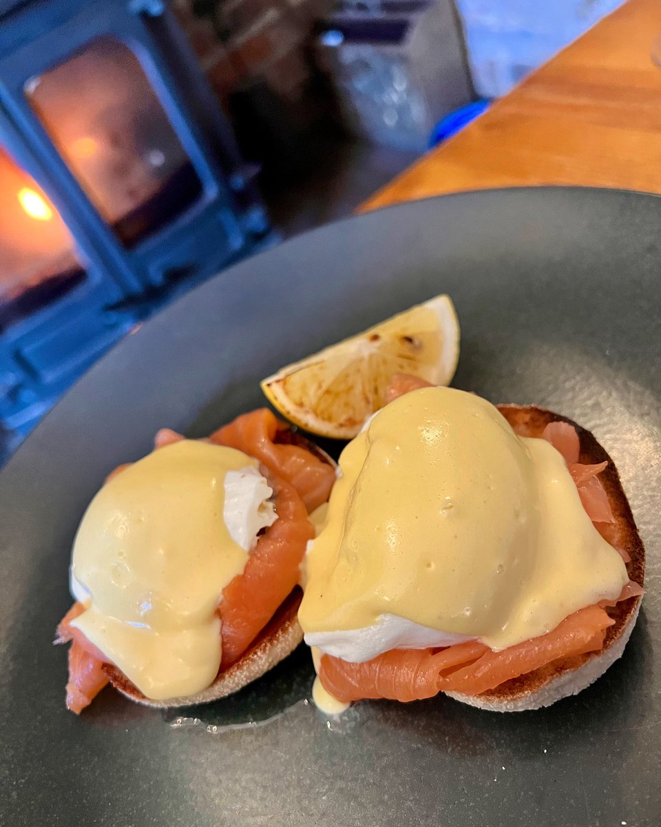 DabblingDuckGM's tweet photo. Breakfast by the fire what a treat . Don’t forget you don’t have to stay with us to have breakfast , you can also reserve a table 8am - 10am everyday . #eggsroyale #freerange #pubwithrooms #thedabblingduckpub #pubbreakfast #norfolk #norfolkfood https://t.co/hUdjBlCEV3