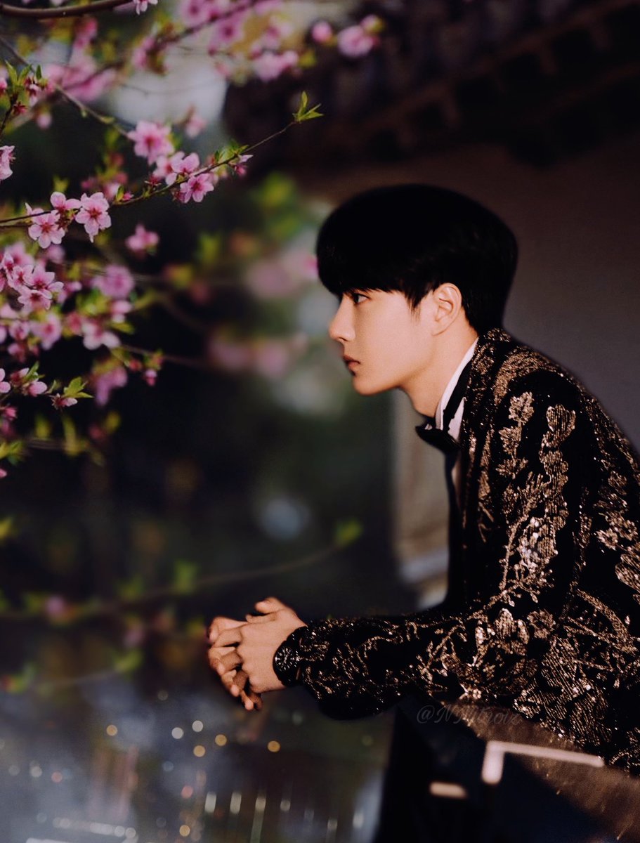NNitnoiz's tweet photo. 🌻เขาอาจจะมาที่นี่🌻 แค่อยู่ตรงนี้คนละเวลา เขาอาจจะเดินเข้ามา หลังจากที่ฉันหันหลังเดินออกไป💐🎼 https://t.co/Mp51LciO0o