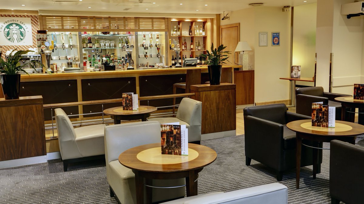 𝑻𝒉𝒆 𝒘𝒆𝒆𝒌𝒆𝒏𝒅 𝒊𝒔 𝒄𝒂𝒍𝒍𝒊𝒏𝒈...📞 
Celebrate the weekend with us in our bar and restaurant area. Enjoy a wide selection of food and drink options while you relax, gossip or scroll down your phone. 
#HIEastleigh #Weekend #FridayFeeling