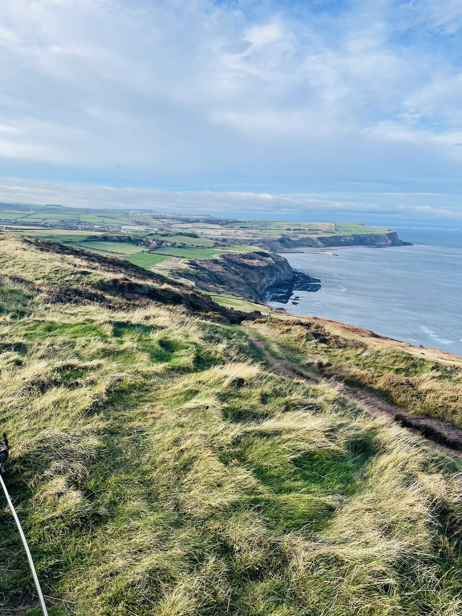 It’s another chilly one ❄️ definitely a hat, scarf and gloves day 🧤@ClevelandWayNT #coast #coastalwalks #eastcleveland #northyorkshire #clevelandway