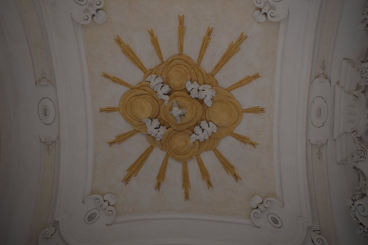 #NelBarocco a #SalaLettura 
"Dispose così bene il Sommo Creatore le cose dell’uomo, che dandoli potestà di peccare, non acciò peccasse, gli aprì una strada al trionfo per divenir glorioso col non peccare..."📷<a href="/EvanD1303/">Evantonia D'Elia</a>
<a href="/SalaLettura/">©️ Il Caffè Letterario</a> <a href="/MinervaArmata/">MinervaArmata </a> <a href="/CarmelaCusmai/">Carmela Cusmai</a>  <a href="/IvoMandarino/">Ivo Mandarino</a>