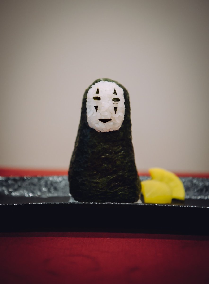 BOC_METAL's tweet photo. 心なしか嬉しそうな
カオナシおにぎり🍙

#千と千尋の神隠し 
#金曜ロードショー https://t.co/XGCLGwPsmw