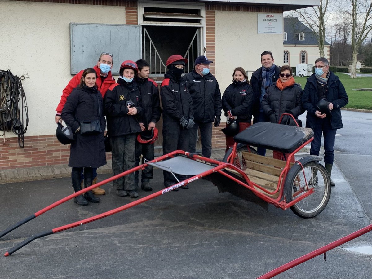 GHerrnberger's tweet image. Le codir @EcoleAFASEC  etait ravi de démarrer l’année avec les équipes et les élèves de @MuseeduTrot  #grosbois  pour son baptême de sulky ! Échanger sur le terrain pour #attirer #retenir  #developper au service de l’#emploi et de la #formation dans les courses @LeTrot