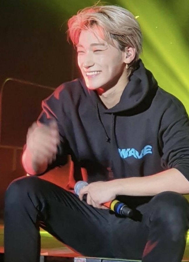 YUNH0E's tweet photo. san’s eyes really lights up when he sees atinys 🥺 https://t.co/Sok5GIvueW