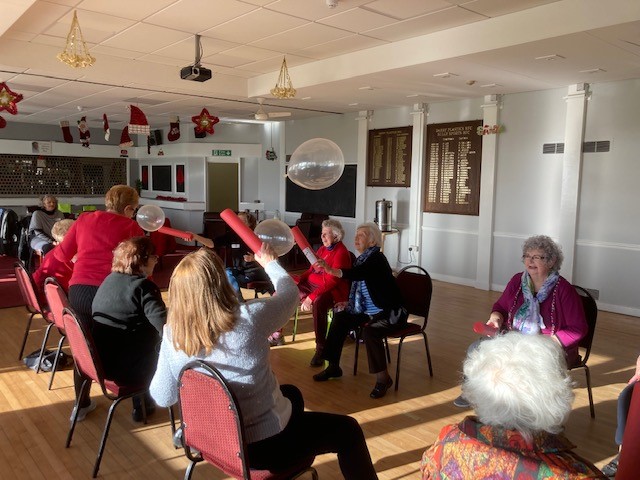 In Wales, we’re running 16 groups to help older people become more active and give them opportunities to meet others in their communities. We’re looking for volunteers to help keep these groups going: reengage.org.uk/volunteer/dari…