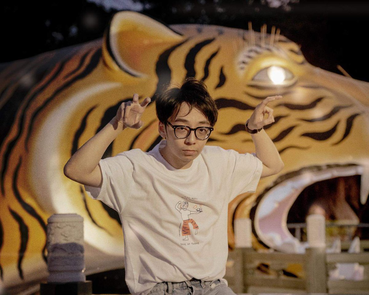 twosetupdates's tweet photo. [070122 tsa ig post]
Honour the practice.

Or Tiger Mom will mapo your tofu.

Celebrating the year of the tiger with a limited edition Tiger Mom piece. https://t.co/5jnlj2jG5I