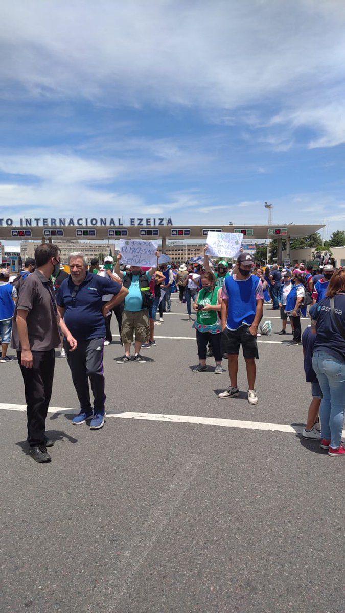 #CorteAutopistaRichierri #Ahora
#SENASA #BastadeMeterlaManoenelBolsillodelosTrabajadores
<a href="/matiaslongoni/">Matías Longoni</a> <a href="/AteEzeizaee/">ATE- Ezeiza-EE-SV</a> <a href="/Senasa/">Sena Altun</a> <a href="/infobae/">infobae</a> <a href="/C5N/">C5N</a> <a href="/cronica/">۟</a> <a href="/SonidoGremial/">Sonido Gremial</a> <a href="/LPOArg/">La Política Online | Argentina</a>
