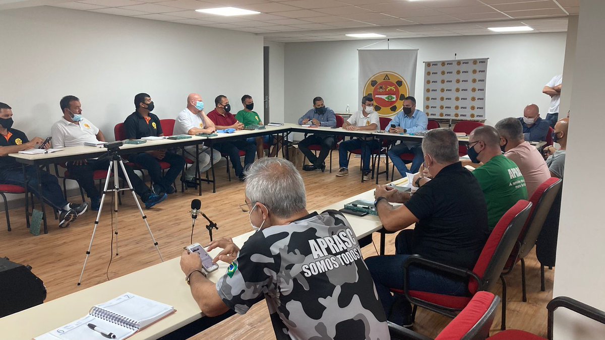_aprasc's tweet photo. APRASC realizou nessa quinta-feira (06/01), sua 1ª reunião da Diretoria 2022-2024. O principal objetivo foi definir estratégias de gestão para para melhorar o  atendimento aos associados, e, principalmente, alinhar as ações para buscar os direitos dos praças https://t.co/0uB24DVyYt