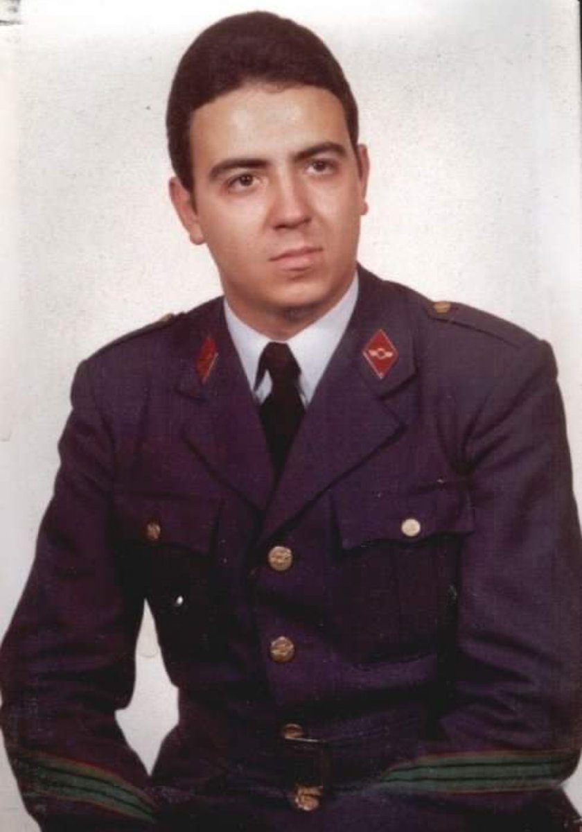 Me han retado a subir una foto de cuando hice la mili y nominar a alguien para qué haga lo mismo. Reto aceptado y nomino a <a href="/Santi_ABASCAL/">Santiago Abascal 🇪🇸</a>