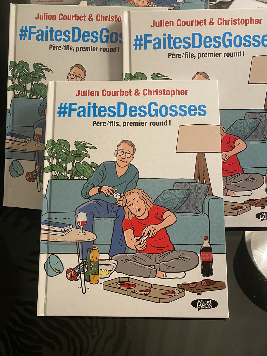 courbet_julien's tweet image. Une #bd dédicacée à gagner si tu RT a la fin du we . 
En vente partout librairie Amazon Fnac grande surface 
Premier volume avec Gabin , peut être un deuxième avec Lola , et après on arrête j’en ai que 2 😂 #faitesdesgosses 
Ou peut être #simonelechien ?