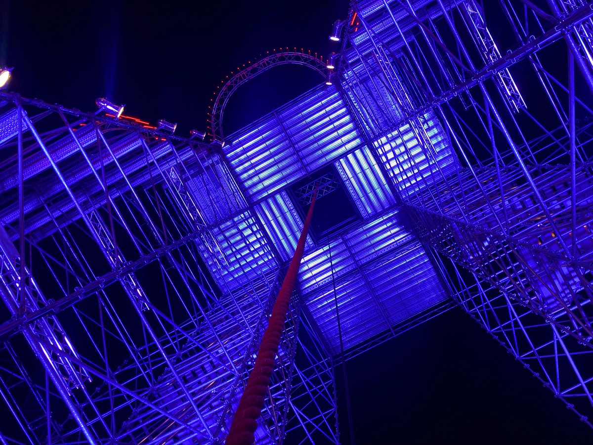 jercrunchant's tweet photo. Pour savoir si quelqu’un arrivera au bout de cette corde, ne manquez pas cette nouvelle saison incroyable de @NinjaWarriorTF1 en léger différé du port de #Cannes dès ce soir sur @TF1 🤘 #NinjaWarrior #rapportpoidpuissance #ralentis #tourdesheros https://t.co/Iekm4JaGPS