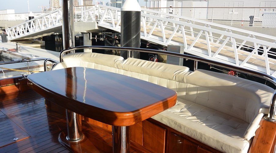 BushandNoble's tweet photo. 📢 𝗡𝗘𝗪 𝗟𝗜𝗦𝗧𝗜𝗡𝗚📢

𝟐𝟎𝟏𝟖 𝐖𝐨𝐨𝐝𝐞𝐧 𝐋𝐮𝐱𝐮𝐫𝐲 𝟕𝟖
Custom yacht 23.77m / 78ft yacht!
 
2 Cabins | 2 Heads | 4 Guests
Location: Dubai, UAE

Contact us today!
+ 971 4 451 8750
info@bushandnoble.com
#luxuryyachts #yachtsforsale #yachtsales https://t.co/6iP99B89KI