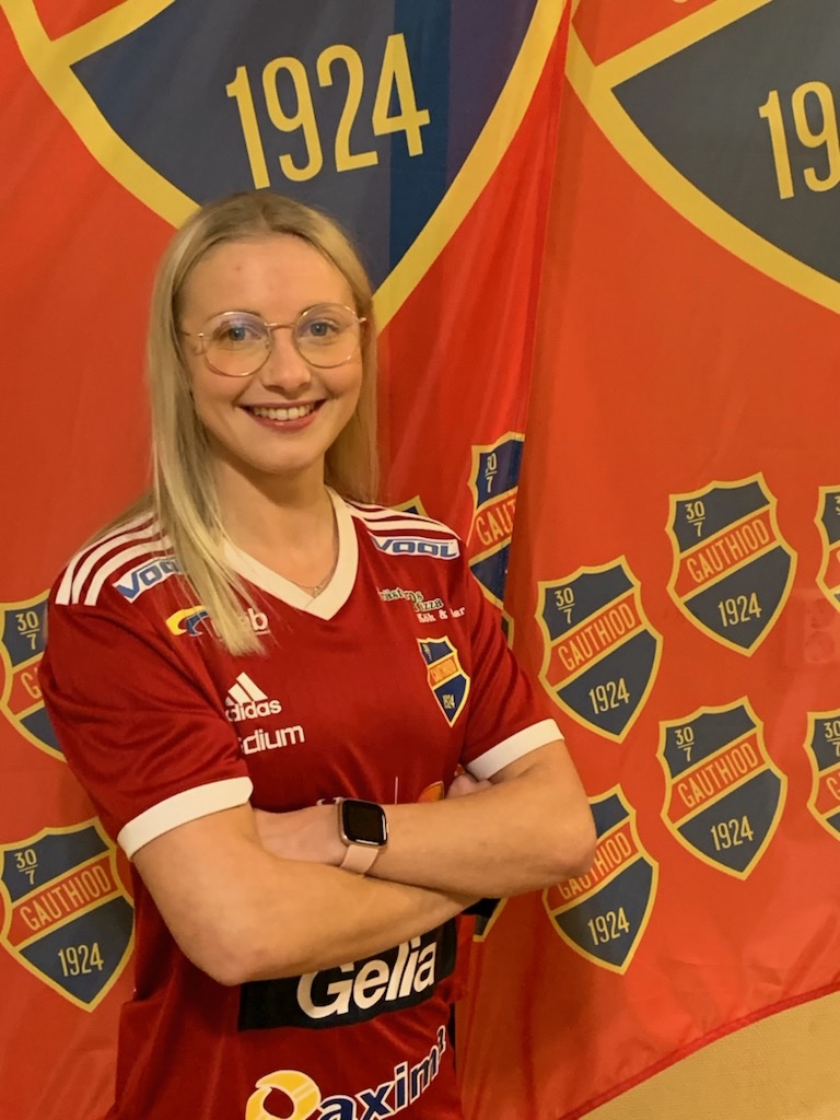 gauthiod's tweet photo. #Falkebäckärklar ✍🏻🤝 | Damlaget förlänger med viktig kugge inför säsongen 2022. 

Ytterbacken Alice Falkebäck är klar för en fortsättning i Ik Gauthiod. 

LÄS MER PÅ 👉🏻 https://t.co/1UePQ6Dz2j https://t.co/LK0G4s96sK