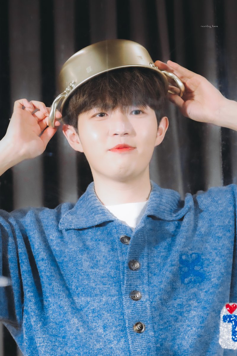 recording_hwan's tweet photo. ﾟ*⑅ଘ 귀여운 앙둥이 같이 보실 분 ଓ⑅*˖ﾟ

220106 후즈팬 
#김재환 #재환 #KIMJAEHWAN #jaehwan https://t.co/YSJ82pLYoW