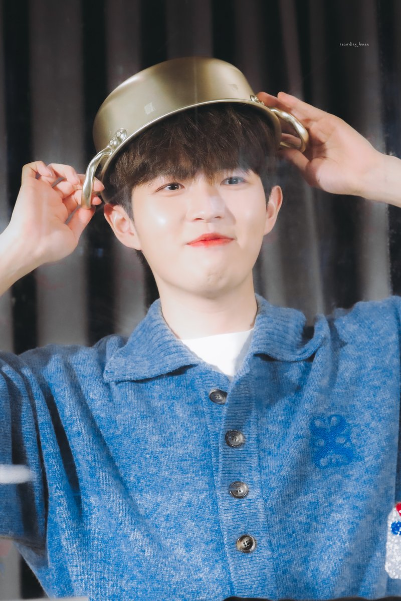 recording_hwan's tweet photo. ﾟ*⑅ଘ 귀여운 앙둥이 같이 보실 분 ଓ⑅*˖ﾟ

220106 후즈팬 
#김재환 #재환 #KIMJAEHWAN #jaehwan https://t.co/YSJ82pLYoW