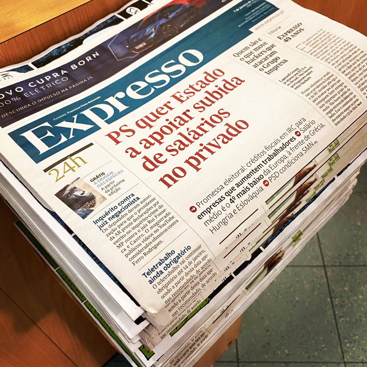 josemachado's tweet photo. #nãopassarão todos os que queiram deitar um jornal abaixo. Parabéns e muito obrigado! Que os próximos ciclos de 49 anos sejam sempre com #liberdadeparainformar – é preciso lutar todos os dias pela defesa e valorização do #jornalismo e da #democracia https://t.co/Ufhdz4lzwe