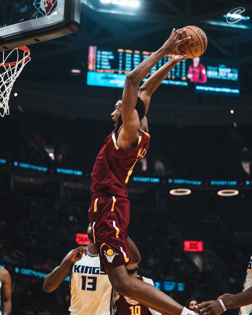 DevaronPerry's tweet photo. Vote #EvanMobley to the #NBAAllStar game! #LetEmKnow https://t.co/Bz18MXfG46