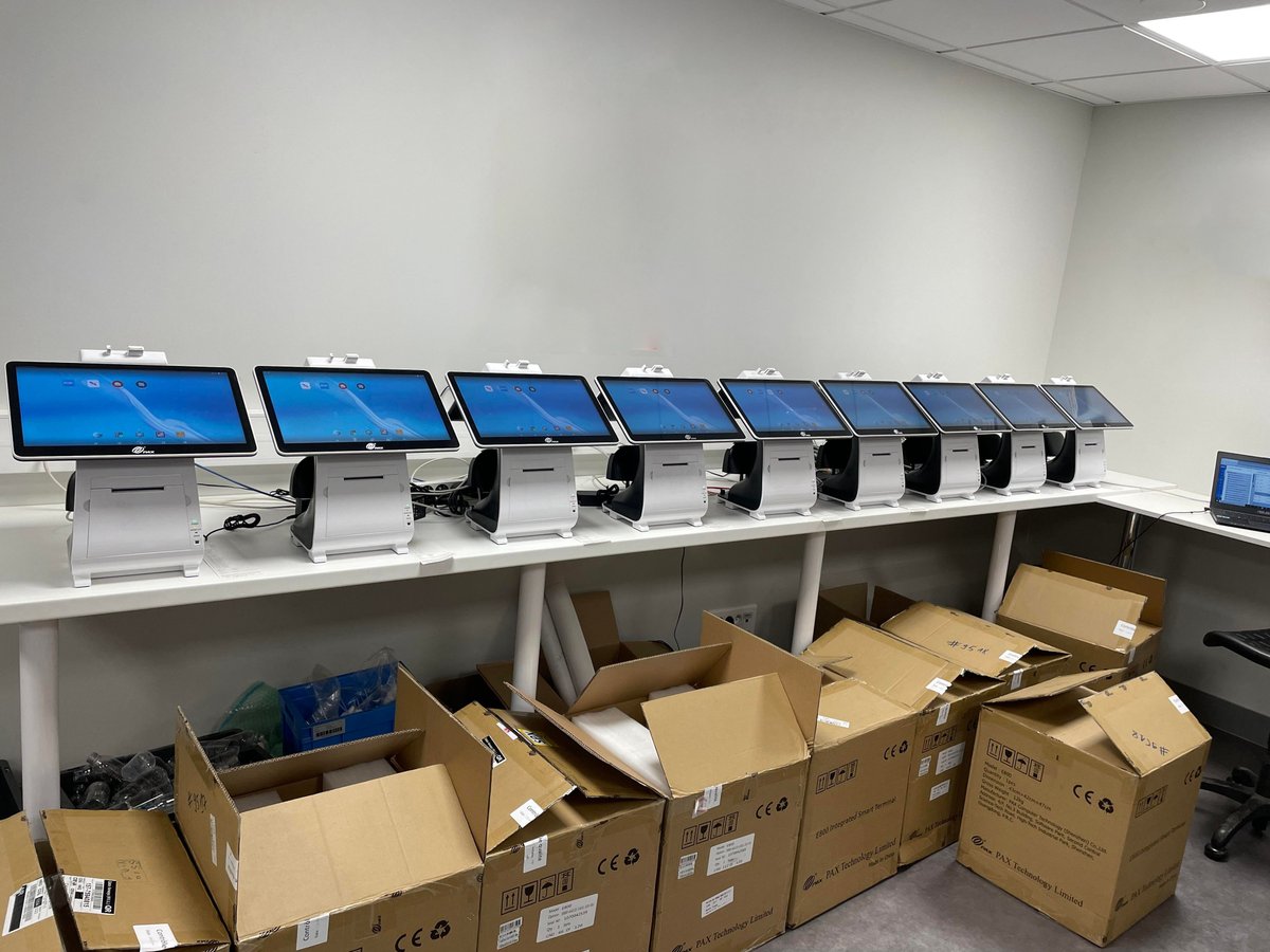 Aujourd’hui notre équipe technique est occupée à la préparation de 33 terminaux point de vente Pax E800 en vue d’une nouvelle installation chez l’un de nos partenaire. 💡

📌urlr.me/jSwyq