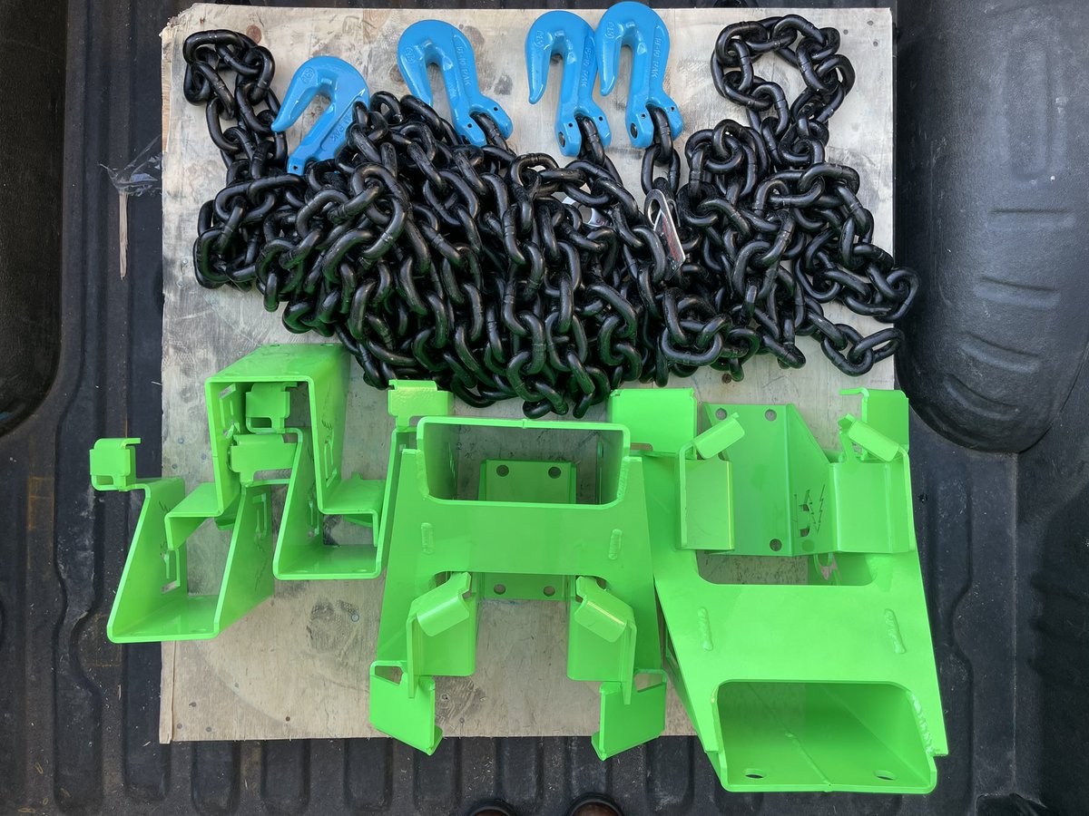 SlingsUnlimited's tweet photo. Wrapping up a great first week of 2022 with a delivery of grade 100 chain slings and Rigging Tree cradles. How can we help with your lifting challenges? Contact us @ (706) 750-9099.#lifting #lashing #grade100 #chainsling #riggingtree #nojerryrigging #rosietherigger #gotnylons https://t.co/rCLTDSml33