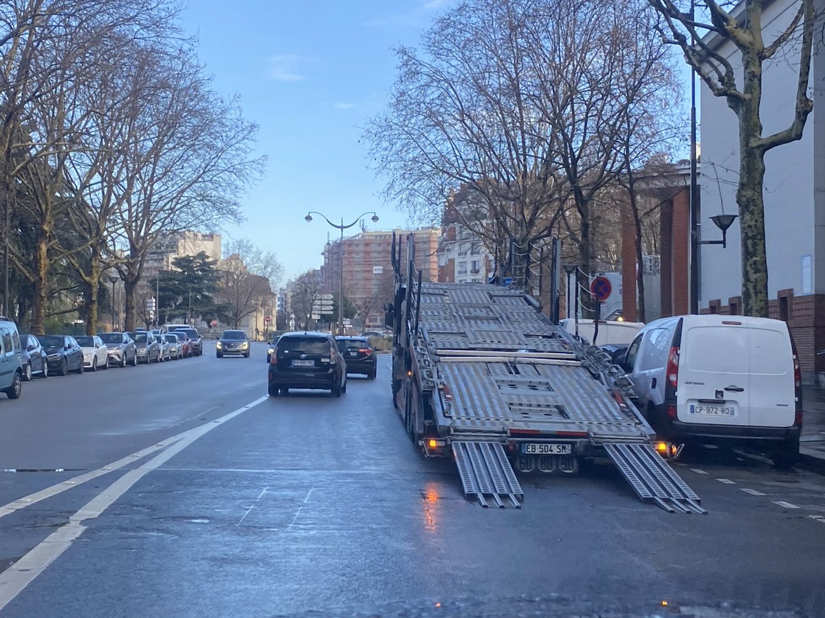 Pourquoi à chaque fois j’ai envie de prendre sur la droite ?