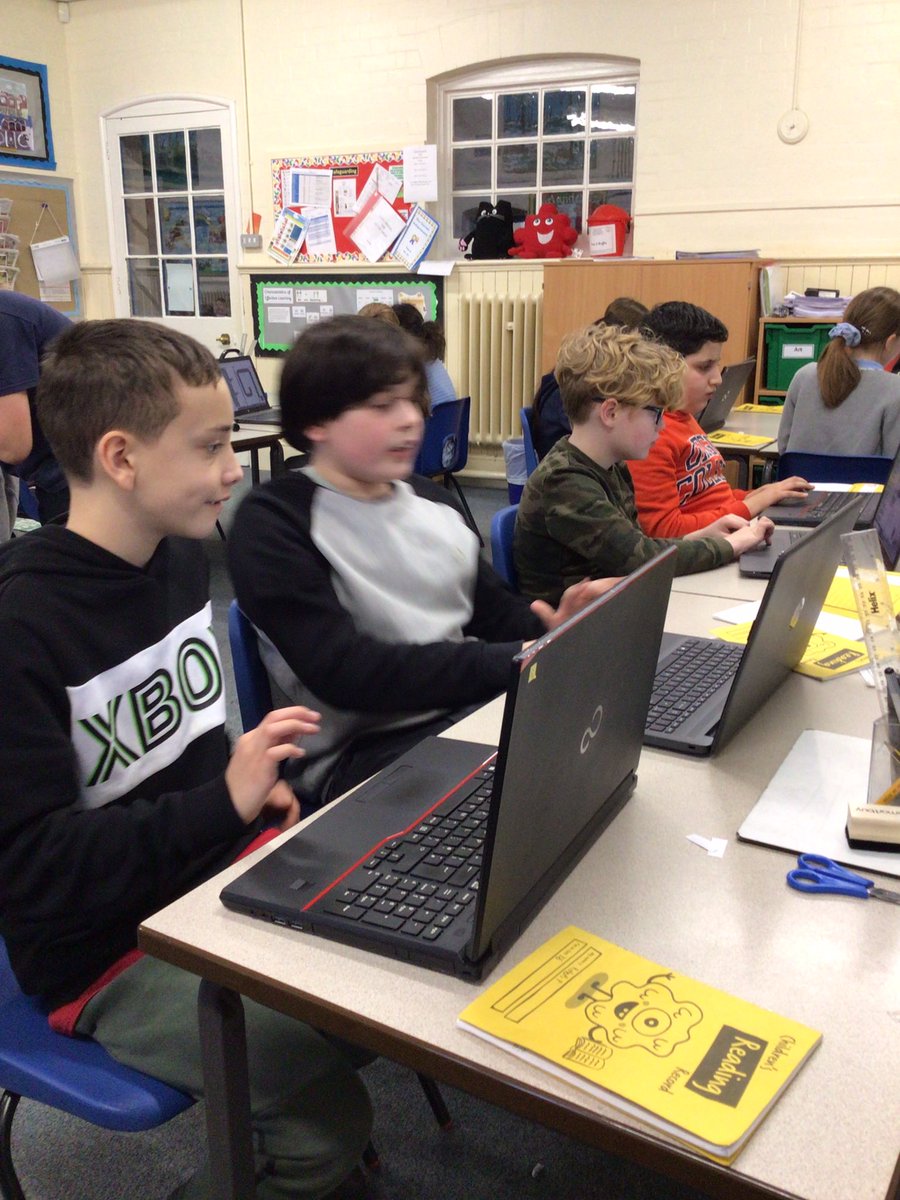 ClaphamTerrace1's tweet image. Year 6 have been discussing and learning how to program their delivery van. They’ve been able to problem solve and program successfully #rapidrouter #programming #computing #Algorithms