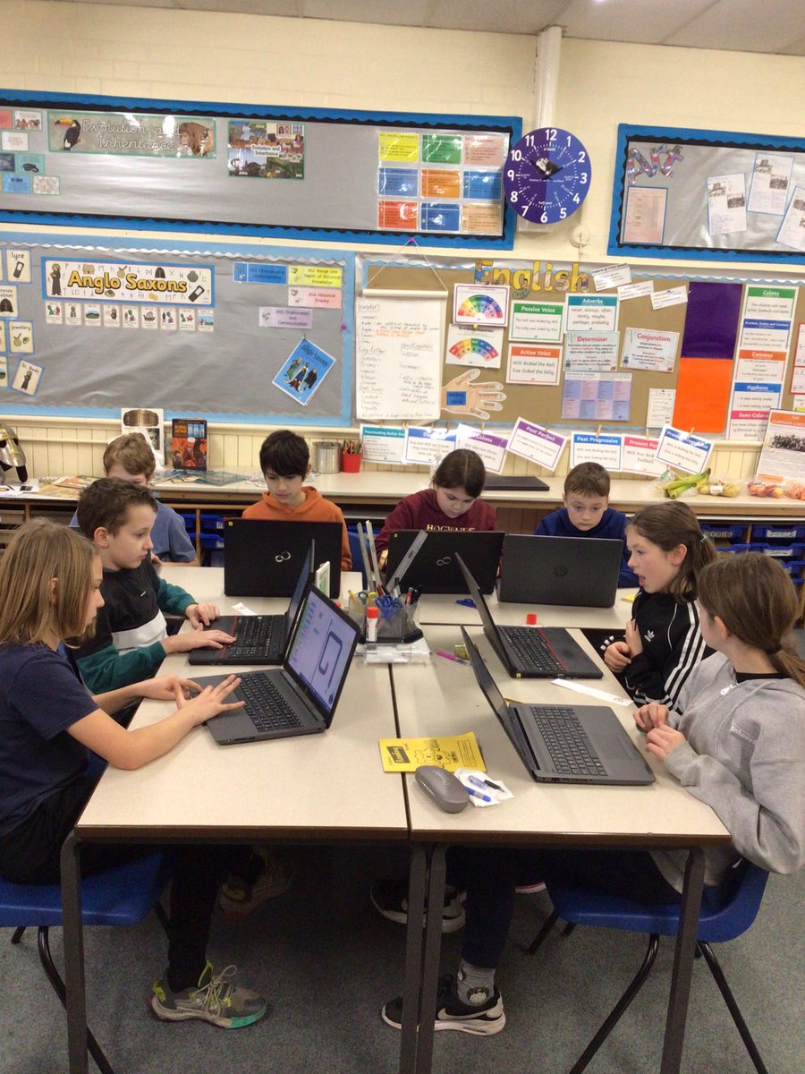 ClaphamTerrace1's tweet image. Year 6 have been discussing and learning how to program their delivery van. They’ve been able to problem solve and program successfully #rapidrouter #programming #computing #Algorithms