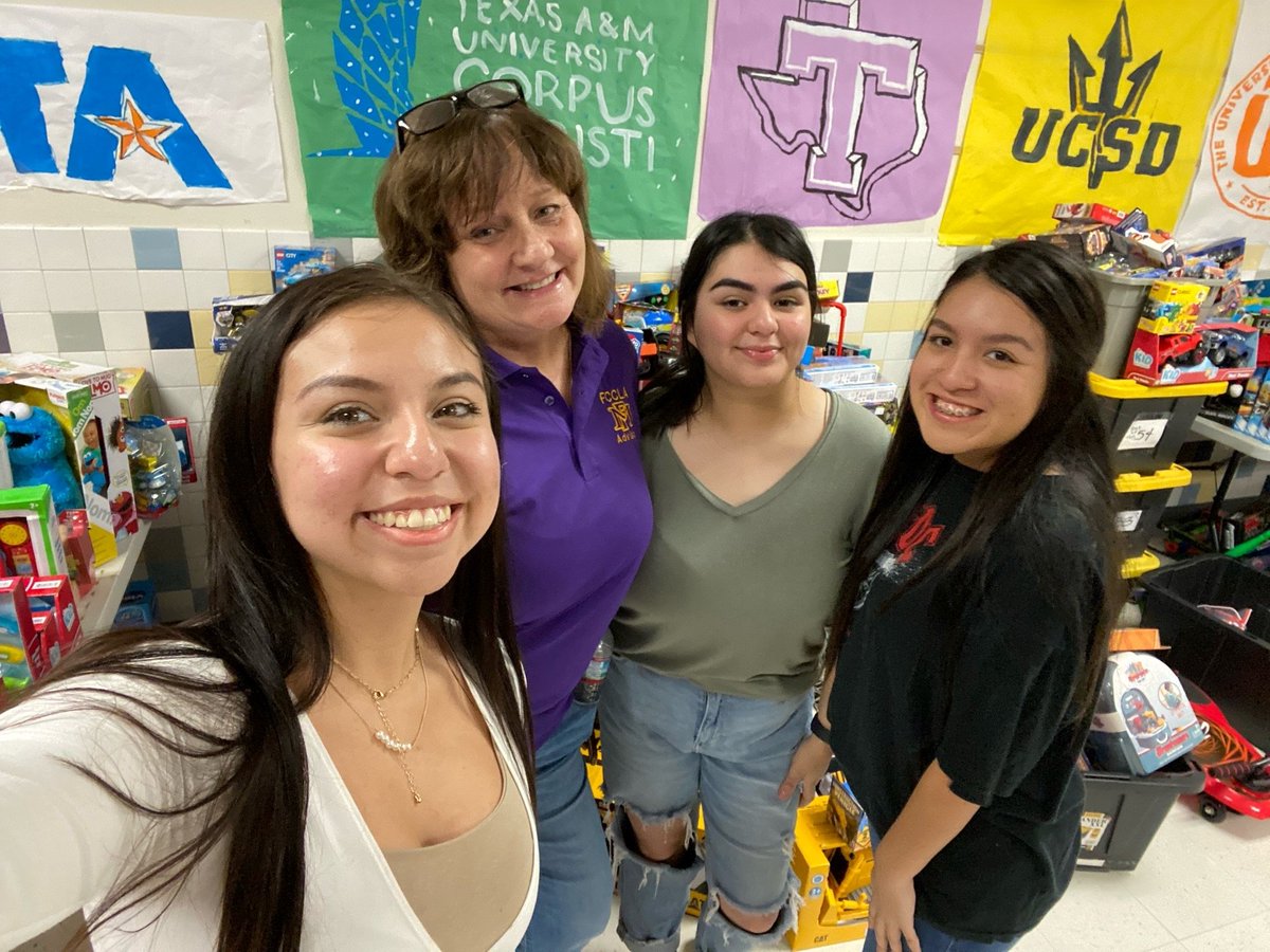 FCCLA helping out at the community toy drive.  #spritofgiving