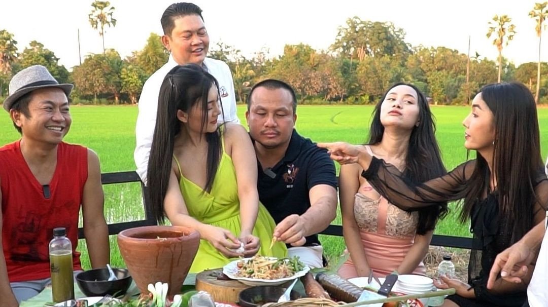 H2O_Whan's tweet image. เบาได้เบาทิด😂😂😂

Cr.ขอบคุณภาพจากรายการสะแตกแดกตับ ของอี๊ด โปงลาง