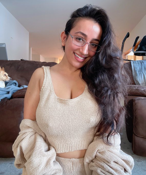 Anyone want to help shovel my driveway? https://t.co/E8dW66Bvyh<a href="/tag/newprofilepic"class="tags"><span>#newprofilepic</span></a>