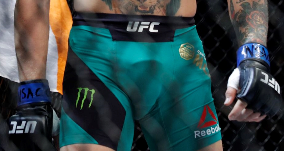 JackBearPL1's tweet photo. #fetish #sportgear #protectivecup Goodbye nuts! The crotch protector visible under the lycra shorts is a nice sight. It's also exciting to see a guy getting hit in the balls ... https://t.co/v7FTgAWyb2