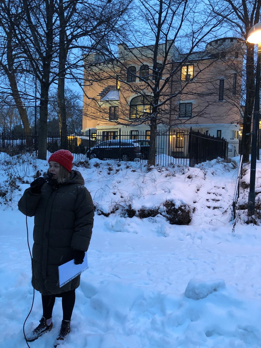 Today was our 125th vigil outside <a href="/ksaembassyosl/">Saudi Embassy in Norway</a> 🇸🇦We call on <a href="/amalalmoallimi/">ِآمال يحيى المعلمي | Amal Y Almoallimi</a> &amp; <a href="/KingSalman/">سلمان بن عبدالعزيز</a> to release #RaifBadawi &amp; all other prisoners of conscience. Thank you to everyone who defied the cold to demand justice for human rights defenders in #SaudiArabia📣
#freeraif <a href="/amnestygulf/">Amnesty Gulf</a>