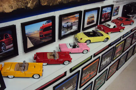 LehightonF's tweet photo. THINK SMALL! TOY CARS A BIG HIT AT THE HALDERMAN BARN MUSEUM: https://t.co/Qs7YlX1K0V 
.
#ford #minimodel #toycar #thunderbird #mustang #miniatures #lehightonford https://t.co/n387JA3HwR