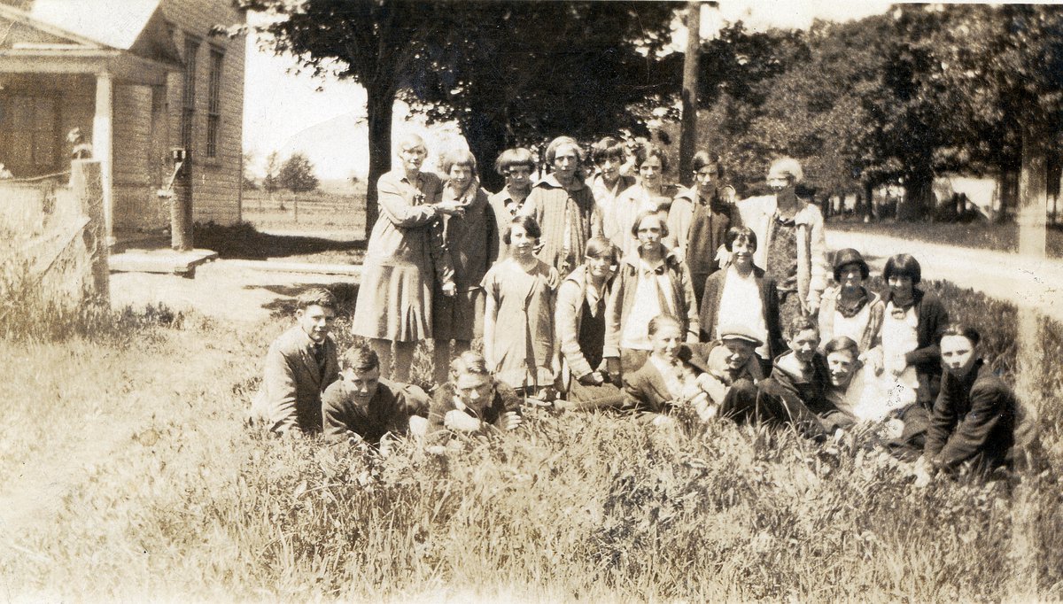 Welcome to the first Friday of 2022! Today we’re flashing back to a photograph featuring students from the Kenmore Continuation school in circa 1928. 

Accession # 2012.180.01

##FlashbackFriday #613History #ClassPhotograph #ContinuationSchool