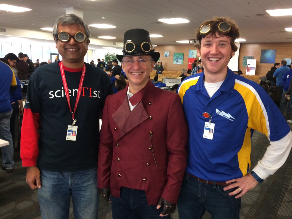 hschhaya's tweet photo. #FlashbackFriday to past @FRCteams kickoff events on @TXInstruments campus
2017 #STEAMWorks 🚂
2018 #FRCPowerUp #PlayForReal with Mario & Luigi 🎮
2019 #DestinationDeepSpace 🚀
2020 #INFINITERECHARGE
Excited for #RAPIDREACT tomorrow!
#omgrobots #TIemployee #FIRSTFORWARD https://t.co/yn097xT1SE