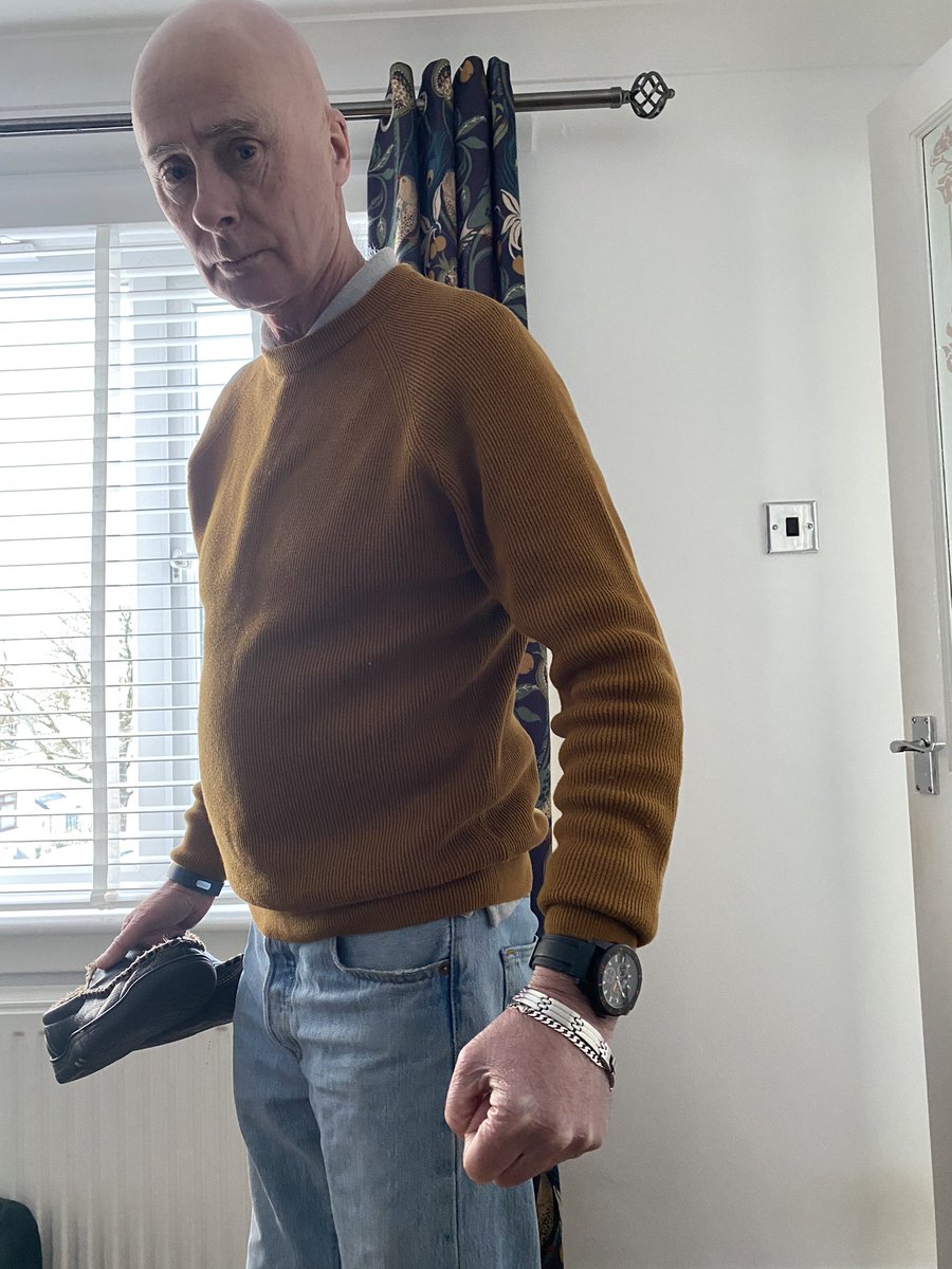 Hannahherd's tweet photo. When u tell ur dad he looks like the hey Arthur meme https://t.co/AtKOKjtpFV