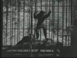 Orient_Paradiso's tweet photo. HALF HUMAN (1955) es uno de los films malditos de #IshiroHonda. Una interesante (aunque lenta) revisión del abominable hombre de las nieves que acierta al explorar las emociones de la bestia y su tragedia. Prohibida por la #Toho por su plasmación de la etnia de los Ainu. #Yeti https://t.co/Xq9RoTZFno