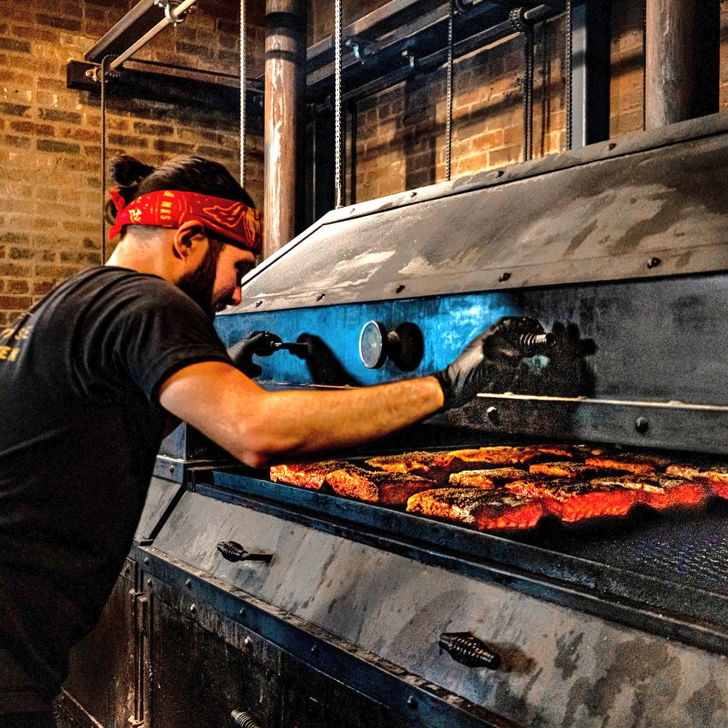 Bangers Austin tweet media