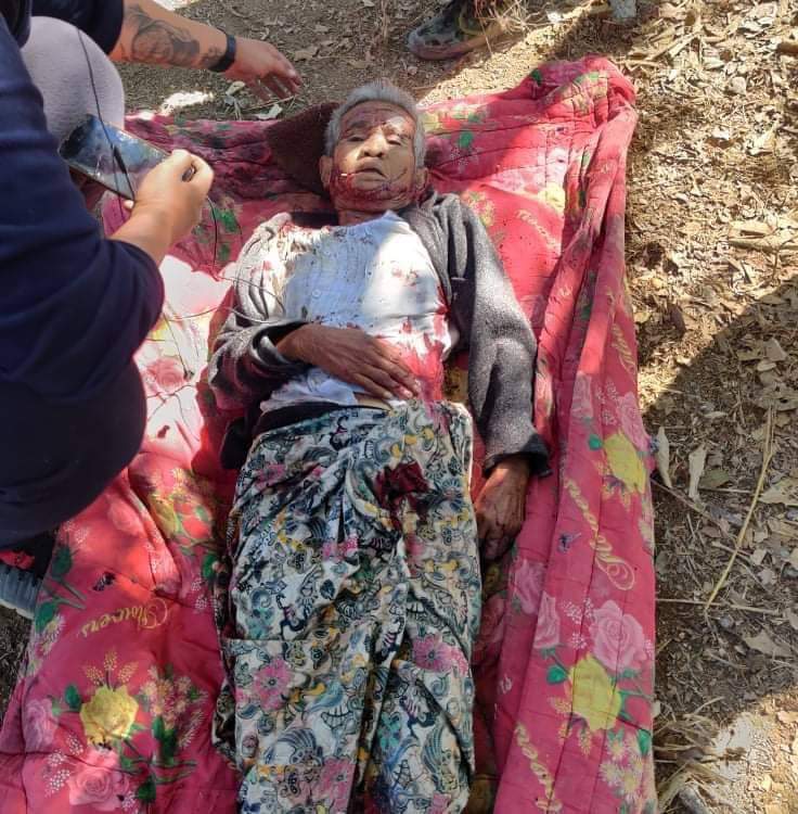 Thoony15's tweet photo. Junta Min Aung Hlaing welcome Junta Hun San with wars

Loikaw, Kayah State is in the war zone. Military is using heavy weapons and air force in public area. More than 5 people were killed and a lot injured during the war.
#SaveKayah
#WhatsHappeningInMyanmar
#CrdPhoto https://t.co/vJCAZAnrO9