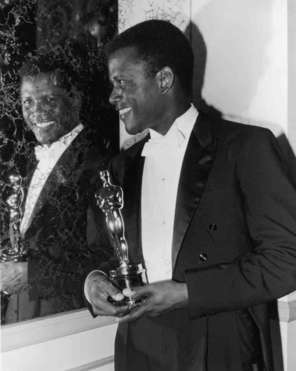 Trailblazer. Activist. Storyteller. Legend✨ Rest Well #SidneyPoitier

#Legend #Actor #RIP