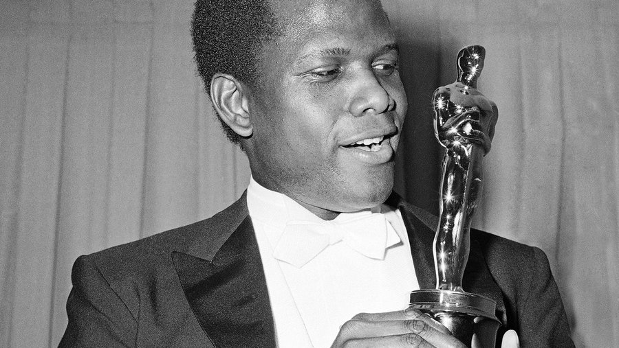 Breaking News Sir Sidney Poitier, first Black man to win an Oscar for best actor, dies aged 94 https://t