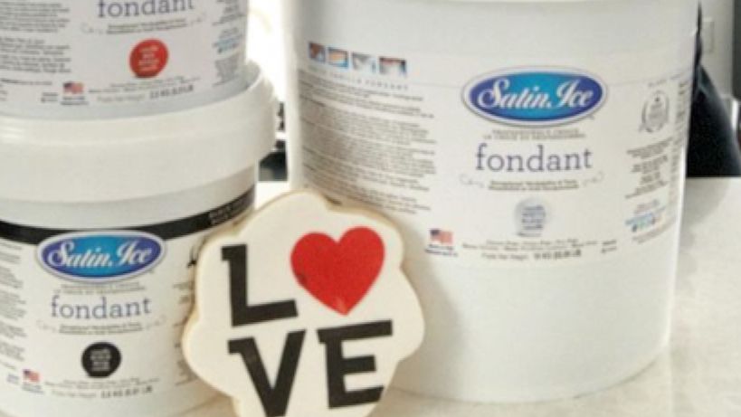 SatinIce's tweet photo. #LOVESATINICE
๐ Check out our 21 color Classic fondant collection and find your favorite pre-colored shade now : https://t.co/cZUDWgqXWU
#satinice
๐ธ By: @TouteSweet Cookies https://t.co/EjbLU5xT6n