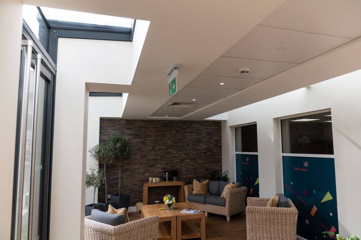 d a s h | architecture tweet media