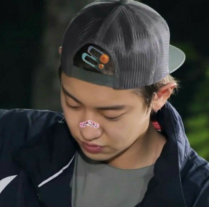 hourly chanyeol tweet media