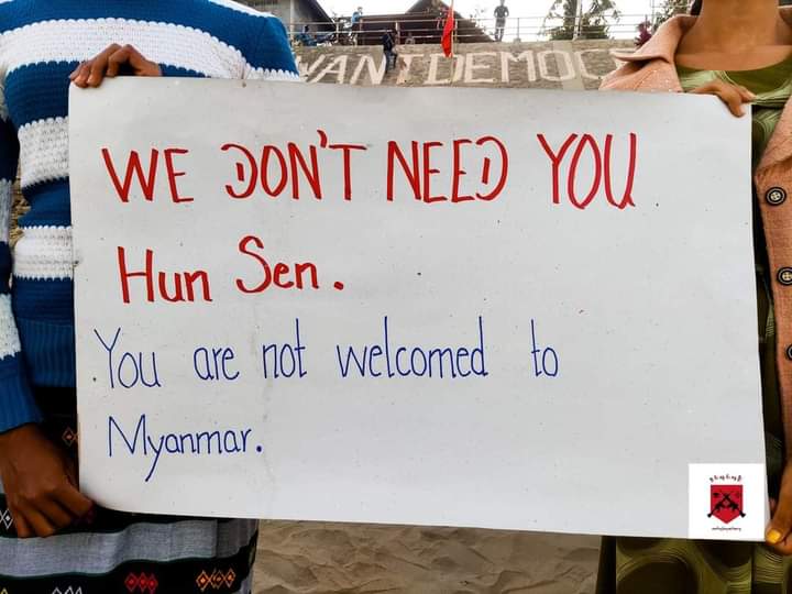 KhinKyiPyarAun3's tweet photo. "We don't want Hun Sen to help Terrorists Leader Min Aung Hlaing"
Youths include GenZ and Chindwin PDFs in KinSanpya Village, Kani Township, Sagaing Division led a strike to oppose Hun Sen.

#HunSenStayHome
#ASEANStopHunSen
#2022Jan8Coup https://t.co/LhMo3bmJup