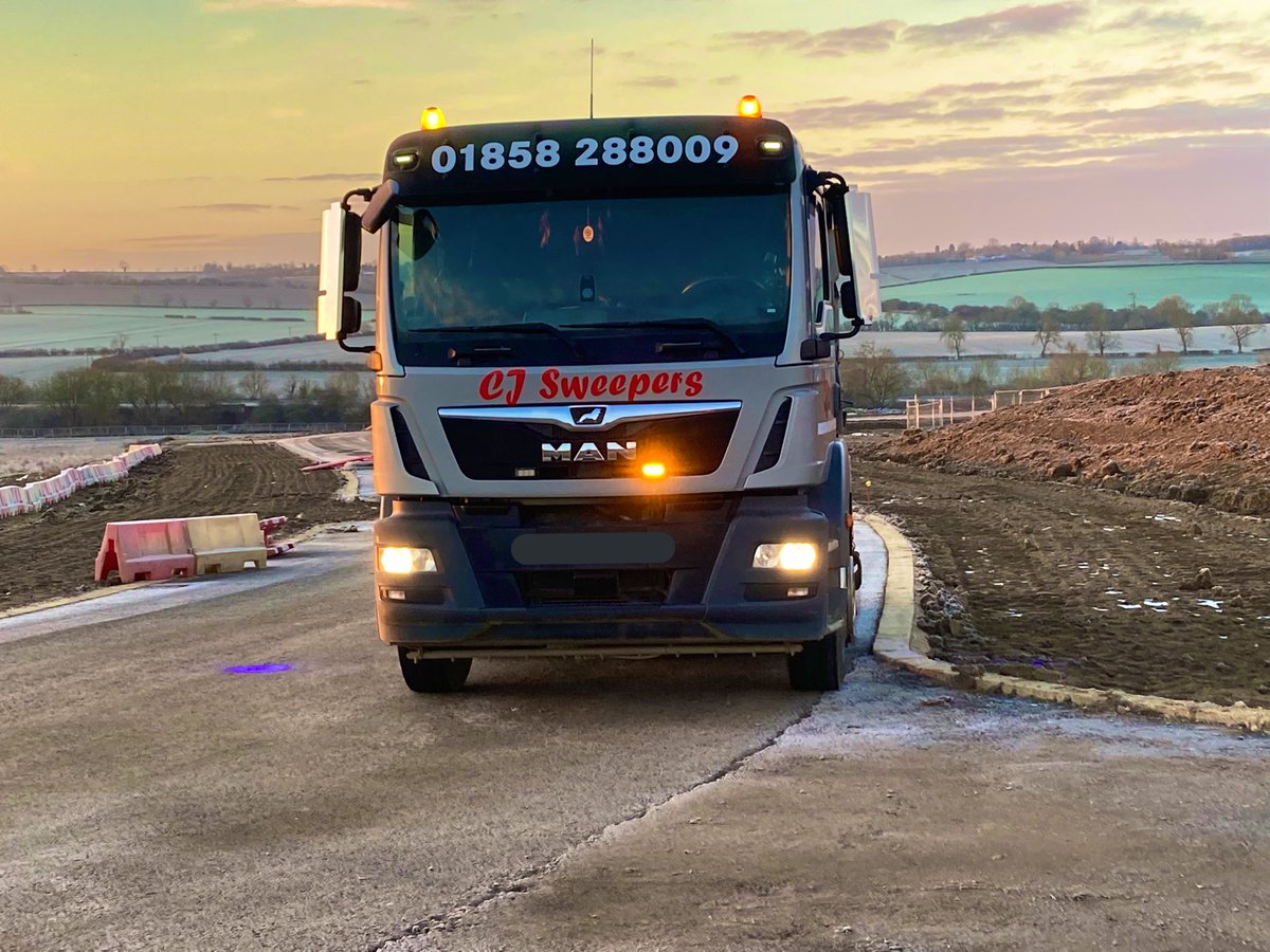 A frosty morning for Mark getting ready to jump on and sweep for Breheny Civil Engineering Ltd 🥶❄️

🌐 cjsweepers.co.uk
📧 cjsweepers@yahoo.co.uk
☎️ 01858 288009

#constructionuk #constructionworker #roadsweeper #roadmaintenance